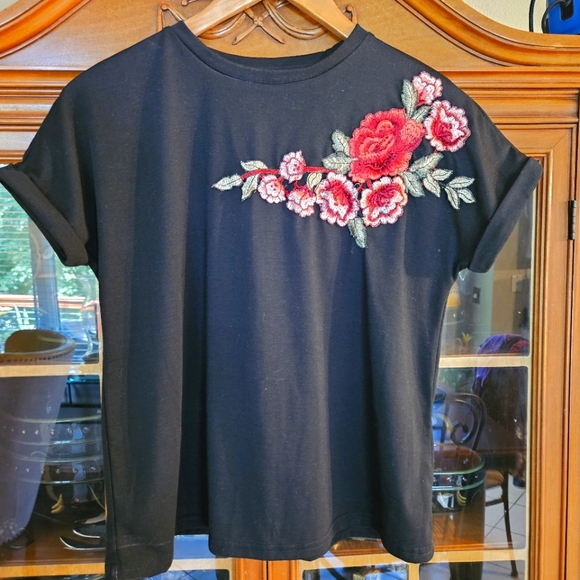 Tops - Floral Embroidered Black Shirt W Cuffed Sleeve. Womens Sz Small